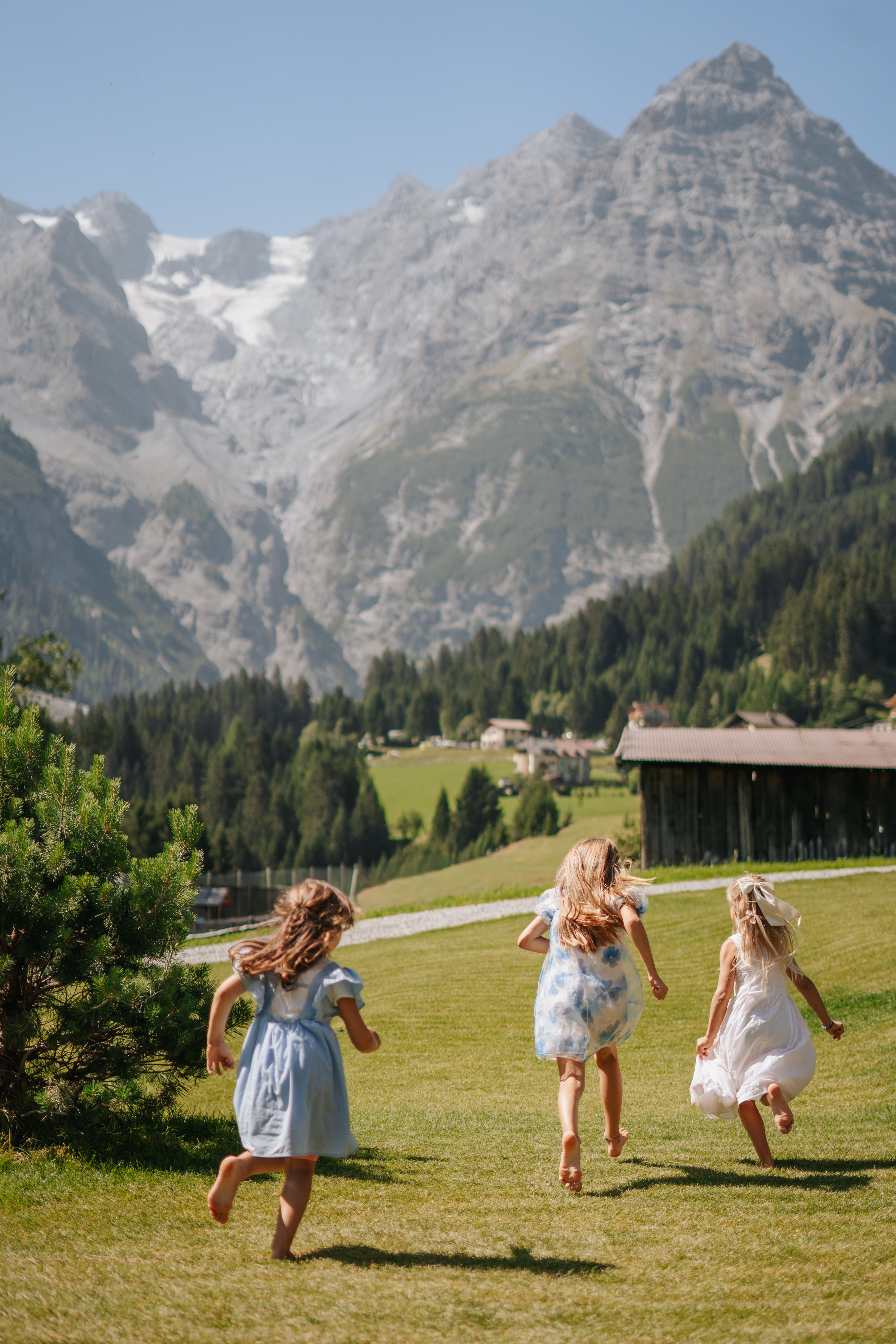 Verbindende Familienmomente inmitten unberührter Natur